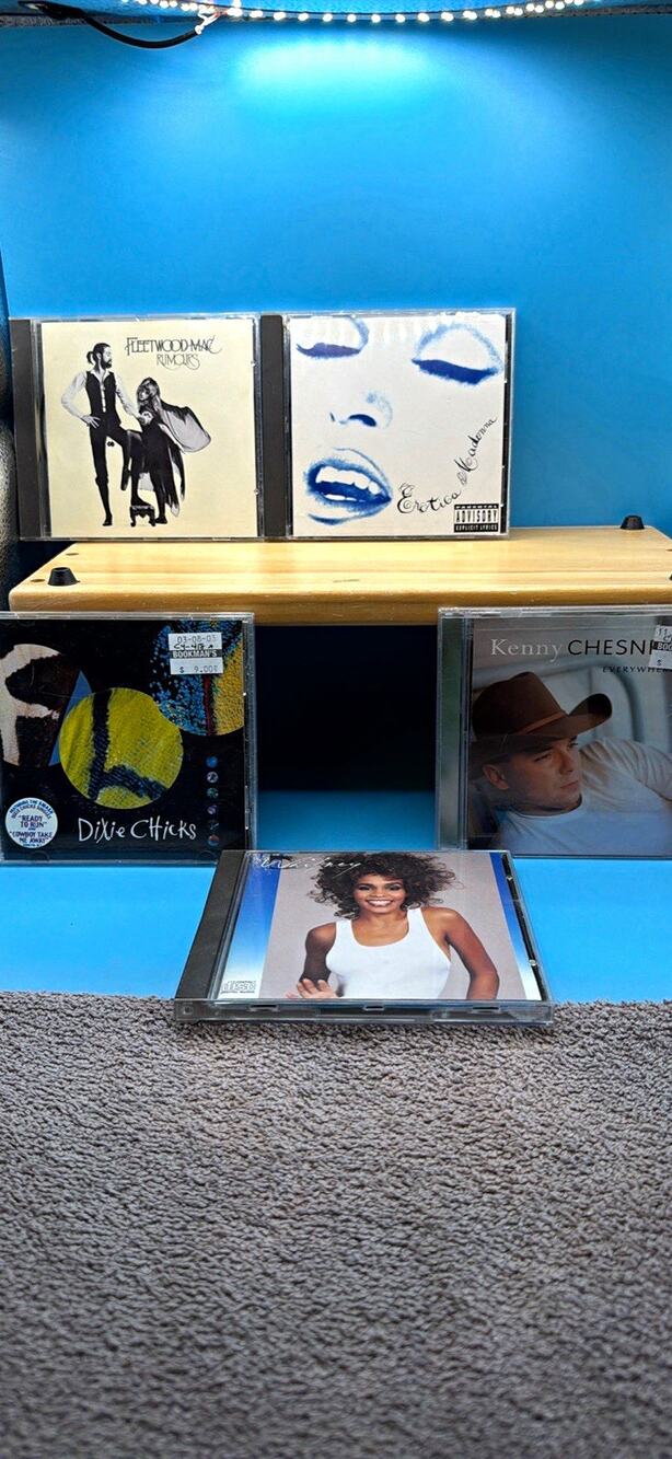 5CD lot Fleetwood Mac , Madonna, Dixie Chicks, Kenny Chesney & Whitney Huston.